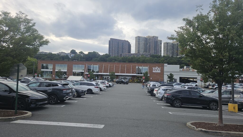 Edgewater NJ whole food market and homes by Bergen County Realtor Richard Choi