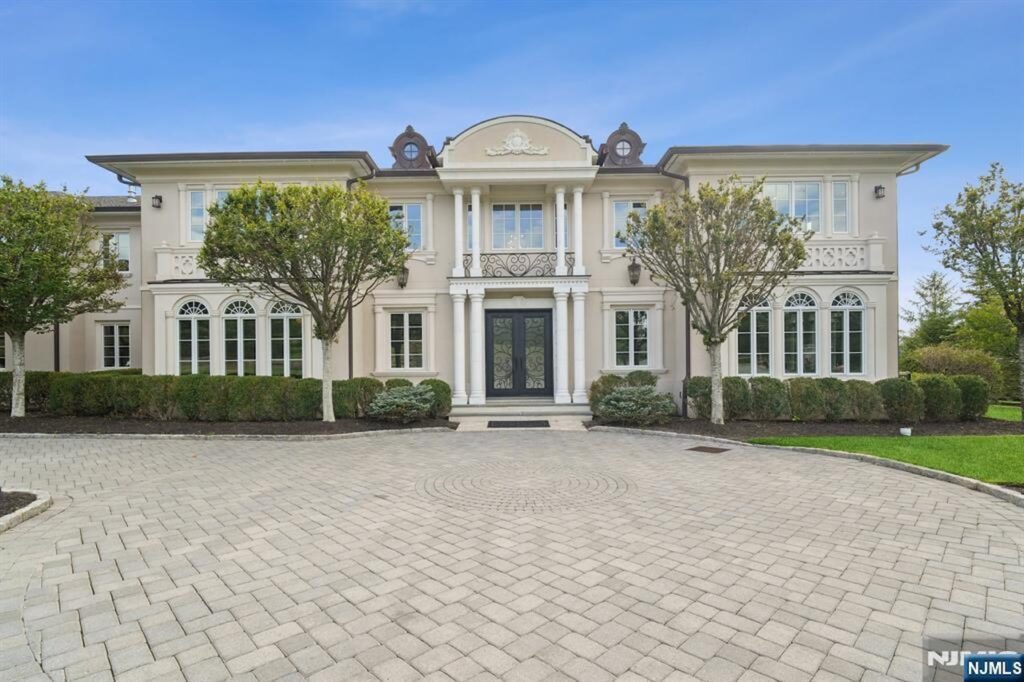 Cresskill NJ real estate and town information